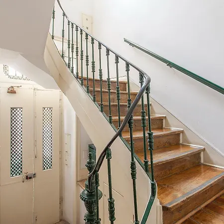 Spacious Two-level 1 Bedroom 1 Dboule Bed In Prime Location アパート *