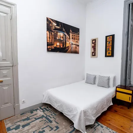 Spacious Two-level 1 Bedroom 1 Dboule Bed In Prime Location アパート